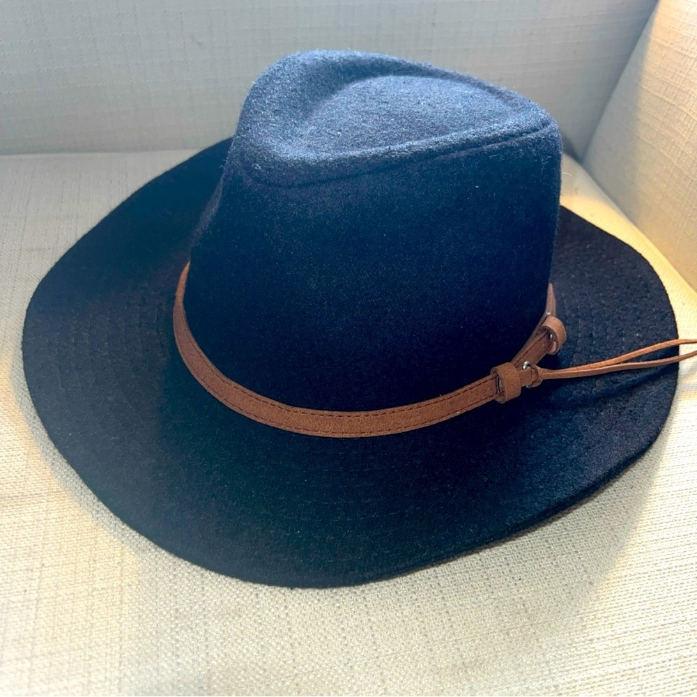 Dorfman Pacific Wool Blend Wide Brimmed Fedora/Planters Hat Size Medium(7-7 1/8)